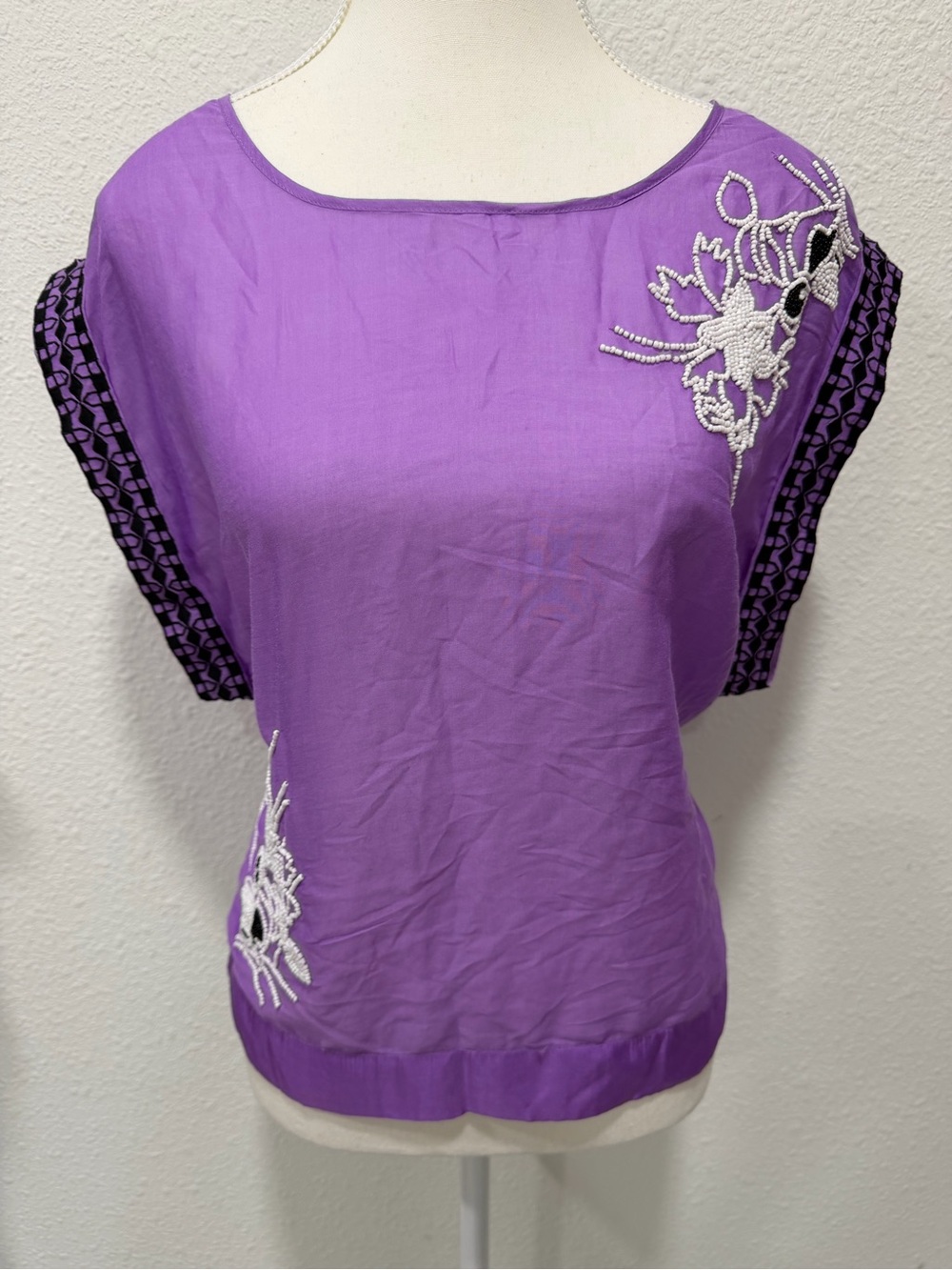 LEIFNOTES By Anthropologie Farren Beaded Tie Back Blouse EUC - Picture 3 of 10